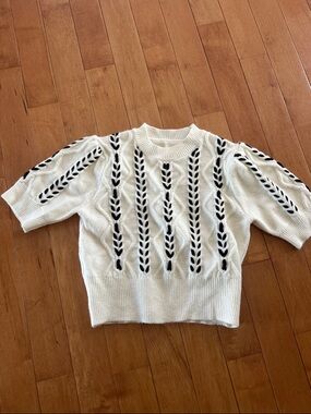 Commense Cream Short-Sleeve Knit Sweater with Black Ladder Detail